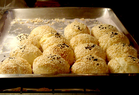 Kao Chi Crispy Pastries