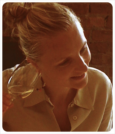 Listening to Champagne bubbles