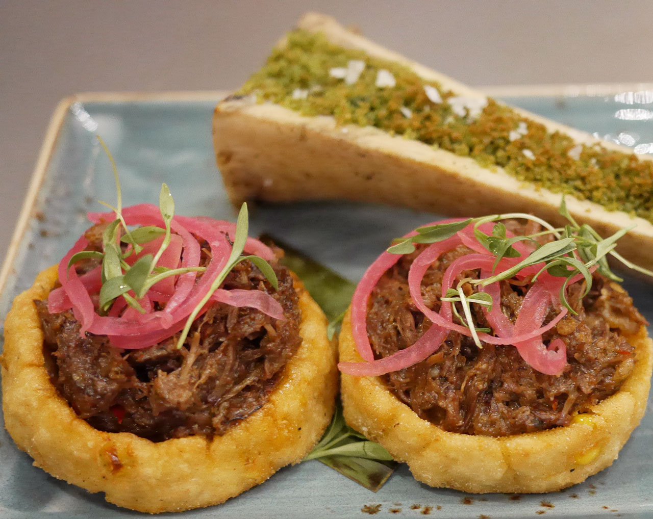 Sopes / Celia Sin-Tien Cheng